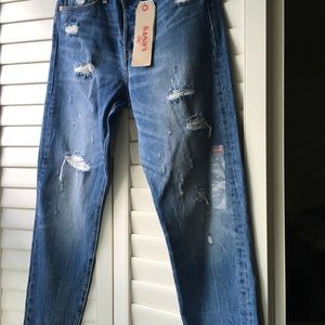 LEVI’s Wedgie Fit distressed denim